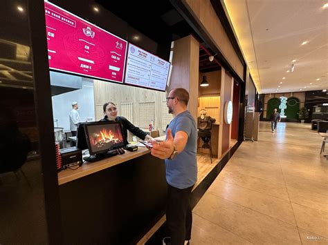 Как в Китае. Проверяем, как работает первое окно выдачи прям в стол ...