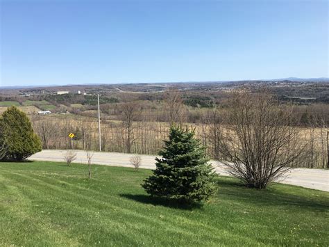 U turn La blonde du gars qui trippe sur les chars électriques
