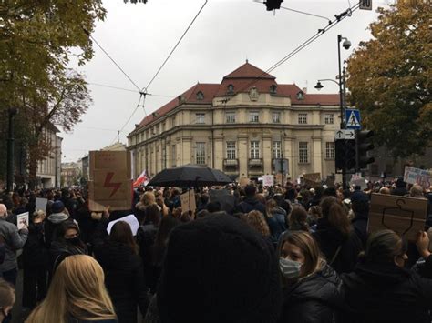 Protest Przed Kuri Przeciwko Wyrokowi Tk W Sprawie Aborcji