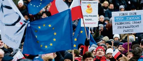 Rechtsruck In Polen Eu Kommission Leitet Verfahren Zum Schutz Des