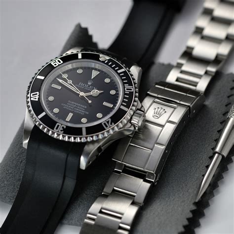 Rolex Submariner And Rubber Strap Montre