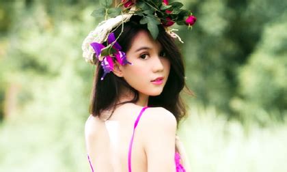 9 mỹ nữ mặc bikini nội y nóng bỏng nhất showbiz Việt 2011