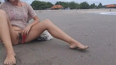 Open Pussy PISS In PUBLIC Risky PEE In A Windy Day