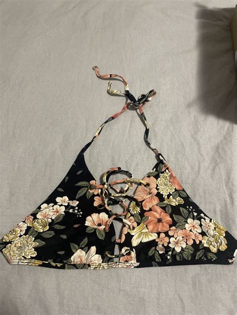 Bikini Oberteil Billabong Neu gemäss Beschreibung in Basel für CHF 5 mit Lieferung auf