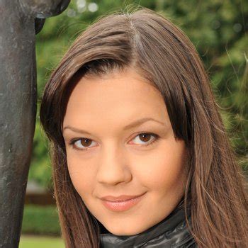 Rosa La Belle Babe Page Watch This Adult Model On FreeOnes