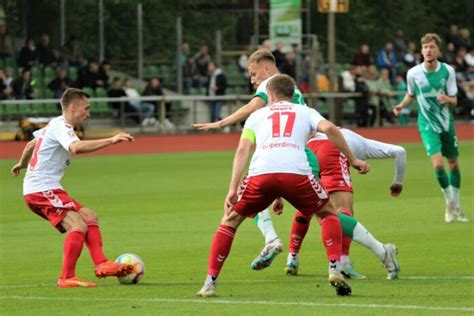 Das War Zu Wenig Vfb L Beck Trainer War Mit Dem Auftritt In Bremen