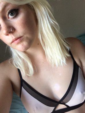 Peaking Through Porn Pic