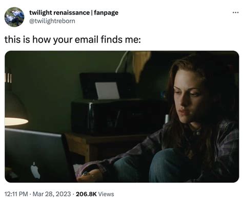 19 Unhinged 'Twilight' Memes For People Who Both Love And Hate The Series