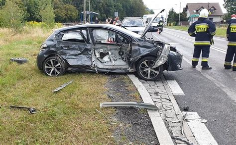 Wypadek Kompletnie Zniszczone Auto I Ranne Dziecko Wp Wiadomo Ci