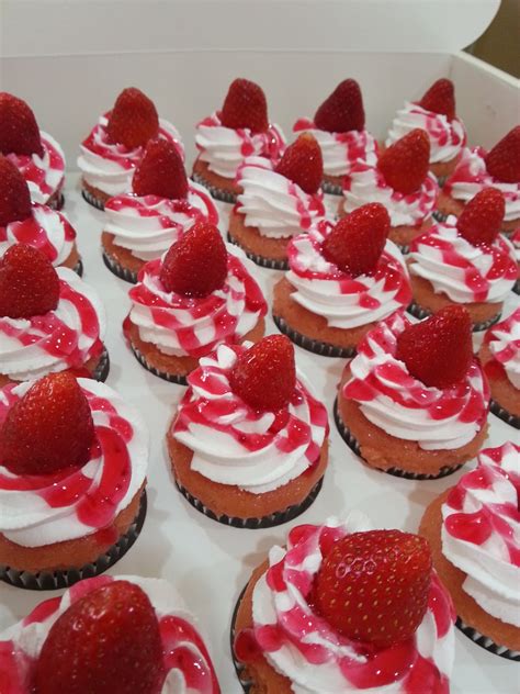 Zeti Hot Oven Hot Oven Strawberry Cupcake