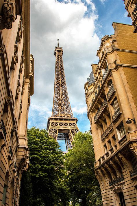 Eiffel Tower Street View