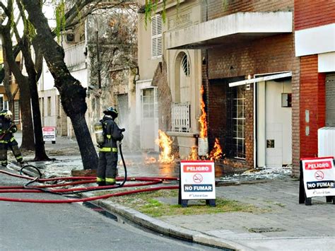 Escape De Gas Provocó Un Incendio En Una Casa De Italia Al 2300 No Hubo Heridos Diario El