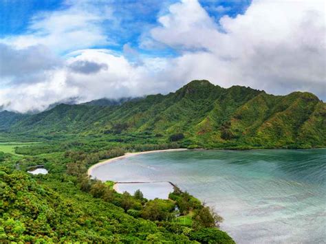 Kahana Bay Beach Park - Hawaii Travel Guide