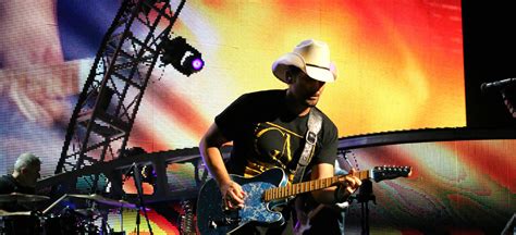 Brad Paisley At Mohegan Sun