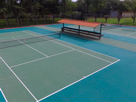 Hotel Las Trojes | Canchas de tenis y pista para correr