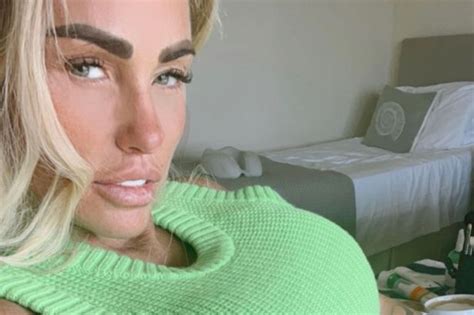 Katie Price Jets To Spain For Onlyfans Shoot During Hour Trip