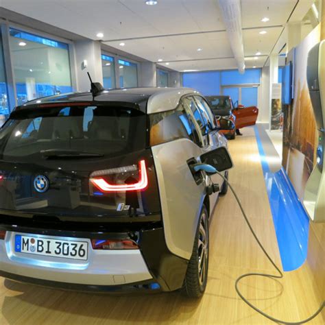 Stream Bmw Interview Zum Neuen Elektroauto I By Semi Leipzig Listen