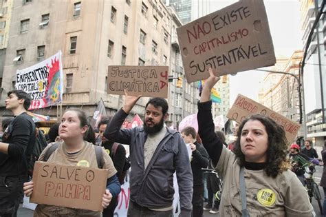 Greve Global Pelo Clima Manifestantes Realizam Marcha Variedades