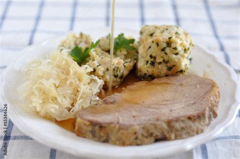 Schweinebraten Mit Kn Del Und Sauerkraut Stock Foto Adobe Stock