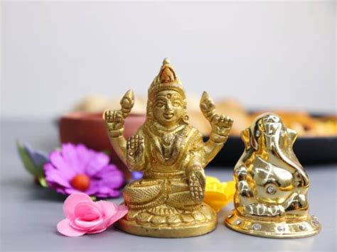 Diwali Lakshmi Pujan 2023 Does And Dont These 5 Things दिवाळीत लक्ष्मीपूजन करताना या गोष्टी