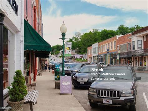 Downtown Main Street In Weston Mo Stock Photo - Download Image Now ...