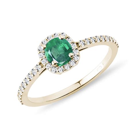 Emerald Engagement Ring in Yellow Gold | KLENOTA