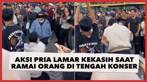 So Sweet Viral Aksi Pria Lamar Kekasih Saat Ramai Orang Di Tengah