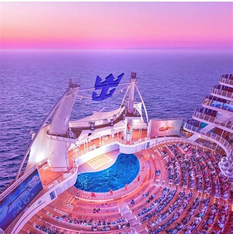 Symphony Of the Seas - Slaylebrity