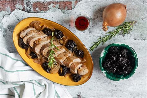 Filetto Di Maiale Alle Prugne Con Cipolle