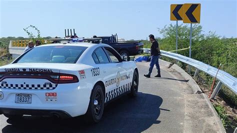 Camioneta Derrapa Cerca De M Rmol Y Arrolla A Dos Hombres Muere Uno Y