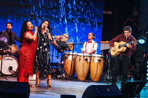 Eva Ayllón presentó concierto donde fusionó música peruana y cubana