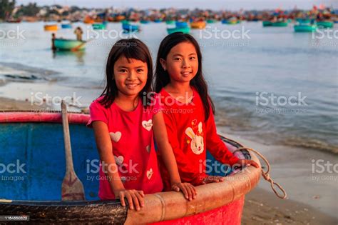 Vietnamese Girls Posing On The Beach Vietnam Stock Photo Download