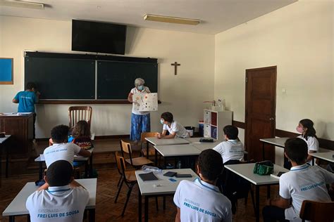 Educa O Vaticano Publica Novo Guia Para Refor Ar Identidade Pr Pria