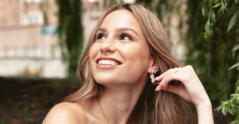 Liandra 24 Ik Word Vaak Getypecast Als Het Blonde Poppemieke