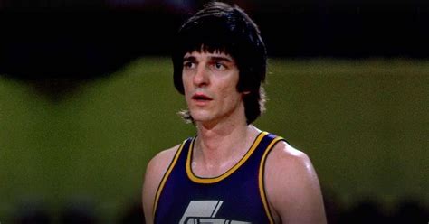 Pete Maravich Biography - Facts, Childhood, Family Life & Achievements