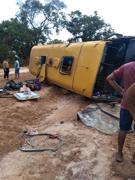 Nibus Escolar Tomba Na Zona Rural De Jos De Freitas Uma Adolescente