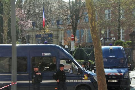 La Pr Fecture De L Aveyron Porte Plainte Apr S Une Manifestation Contre