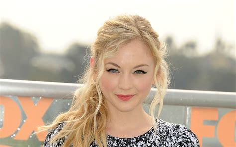 Emily Kinney Wallpapers Top Free Emily Kinney Backgrounds Wallpaperaccess