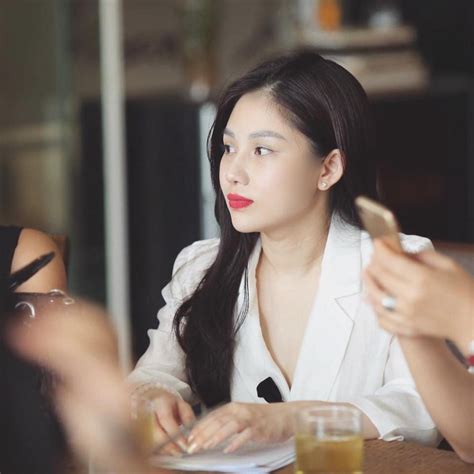 H I B N Th N N M R Nhau Di N Bikini Khoe Body N Ng B Ng T C Instagram