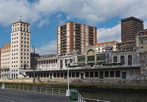 Abando Indalecio Prieto Railway Station In Bilbao Spanje Stock Foto