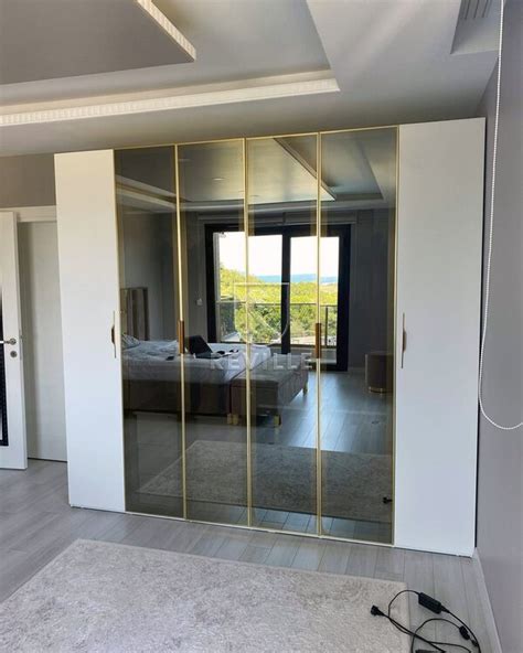 Купить на заказ шкаф для спальни Бежар, тонированное стекло в ...