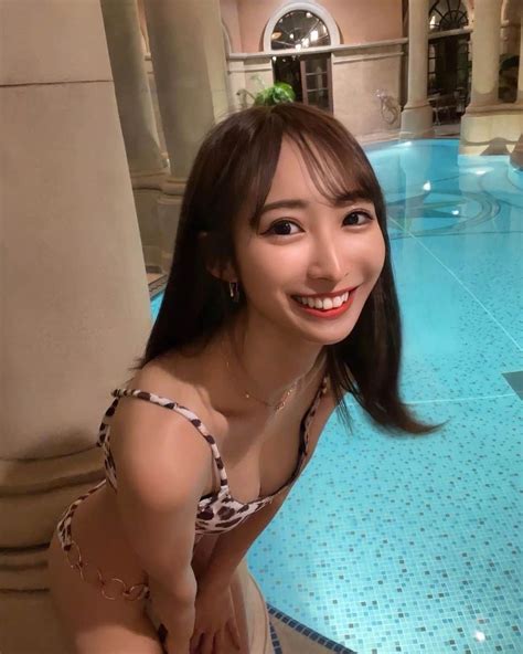 美女naviさんのインスタグラム写真 美女naviinstagram「【美女navi ☻】プール👙 今回ご紹介させていただく