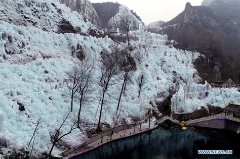 Scenery of frozen waterfall in Mimishui scenic spot in China's Hebei ...