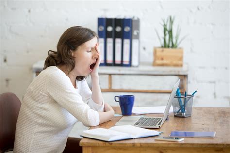 Sonnolenza diurna perché ora ci viene sonno di giorno Starbene