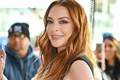 Lindsay Lohan Pregnant Lindsay Announces She Is Pregnant With Her