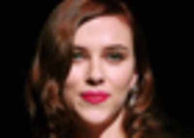 Scarlett Turns Bubby Blonde English Movie News Times Of India