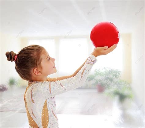 Pesenam Cilik Dengan Bola Sukses Sekolah Sehat Foto Latar Belakang Dan