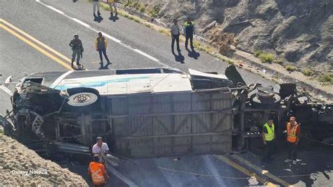 Deja 16 muertos choque de camión en autopista a Oaxaca