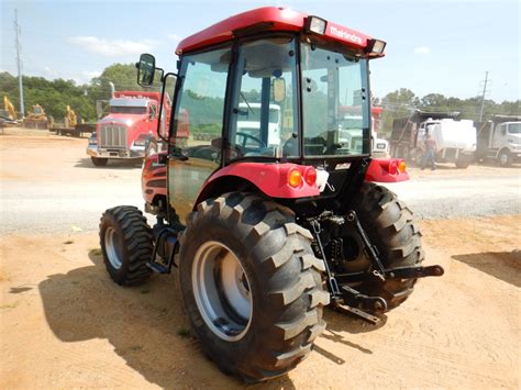 2016 Mahindra 2555 Farm Tractor