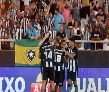 Botafogo bate Atlético MG segue 100 no Brasileiro e chega a 14 jogos